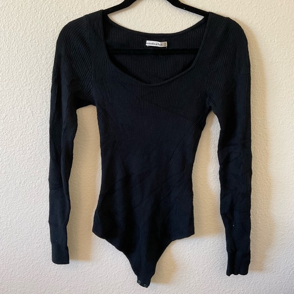 Abercrombie & Fitch long sleeve ribbed knit black body suit size M - Picture 2 of 8